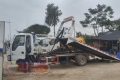 xe cứu hộ giao thông sàn trượt isuzu chở xe 4 chỗ
