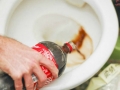Những dụng cụ thông tắc bồn cầu nên có trong gia đình
