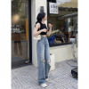1. Khám phá Phong Cách với Quần Jeans Ống Rộng Rách - Sự Kết Hợp Hoàn Hảo của Phong Cách và Sự Tiện Lợi