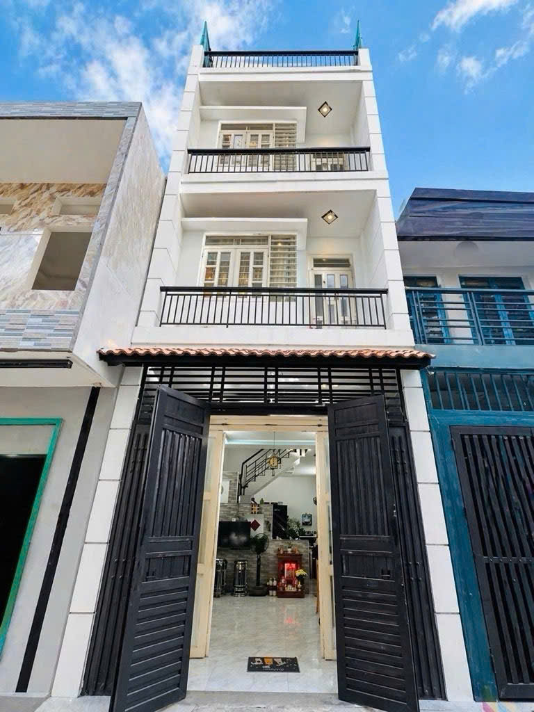 Bán nhà Lê Văn Qưới - 4 tầng - HXH 6M - ngay ngã tư bốn xã - 5.9 tỷ (tl)