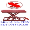 bàn nâng xe máy chuyên dụng cho sửa chữa và rửa xe.