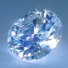 Vì sao kim cương màu thường hiếm ?